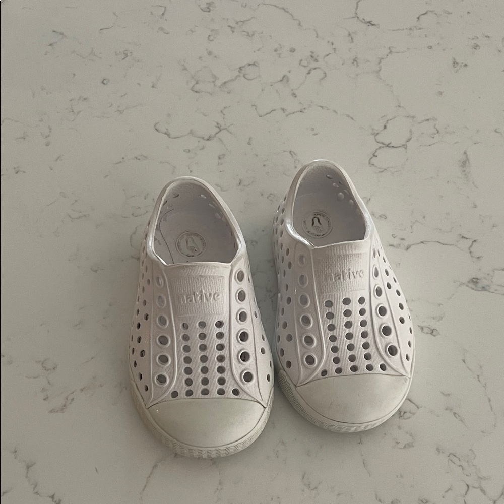 Native Kids Shoe Slip-Ons in White